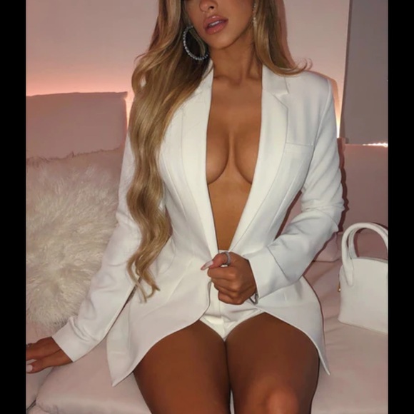 Elegant White Blazer for Women - Picture 3 of 4